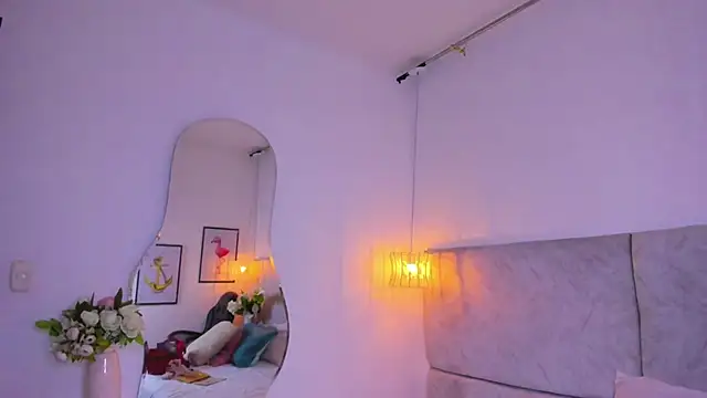 naomiii   online show from 30, 10, 2025