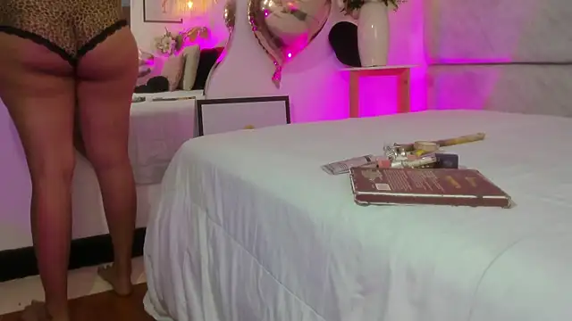 naomiii   online show from 27, 3, 2026