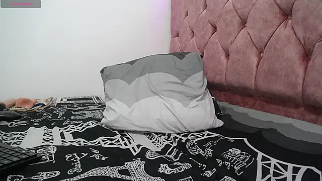 Snapshot of AMBER_LOVE22 chatting on 9, 1, 2025 AMBER LOVE22 online show from 9, 1, 2025