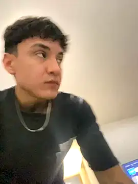 Snapshot of LCarreraa chatting on 6, 11, 2025 LCarreraa online show from 6, 11, 2025