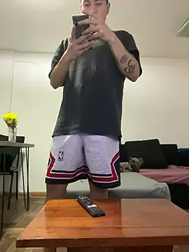 LCarreraa online show from 25, 7, 2026