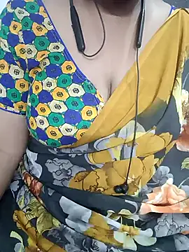 Snapshot of Yours_Radika chatting on 30, 12, 2024 Yours Radika online show from 30, 12, 2024