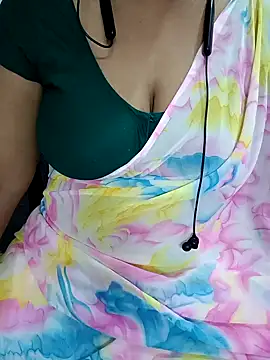 Snapshot of Yours_Radika chatting on 31, 12, 2024 Yours Radika online show from 31, 12, 2024