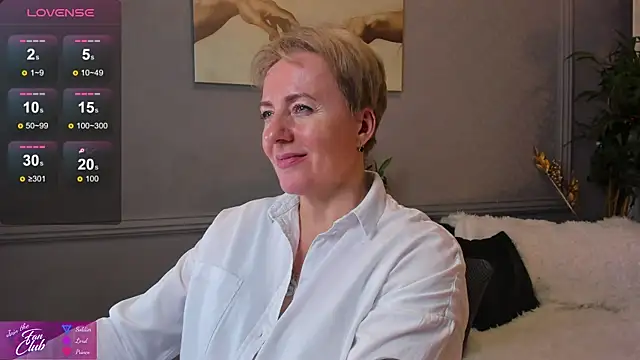 Nika Smit online show from 10, 1, 2025