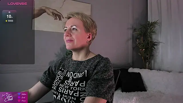 Nika Smit online show from 25, 1, 2025