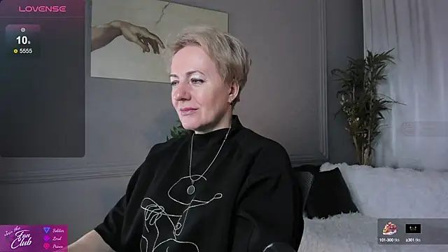 Nika Smit online show from 1, 2, 2025