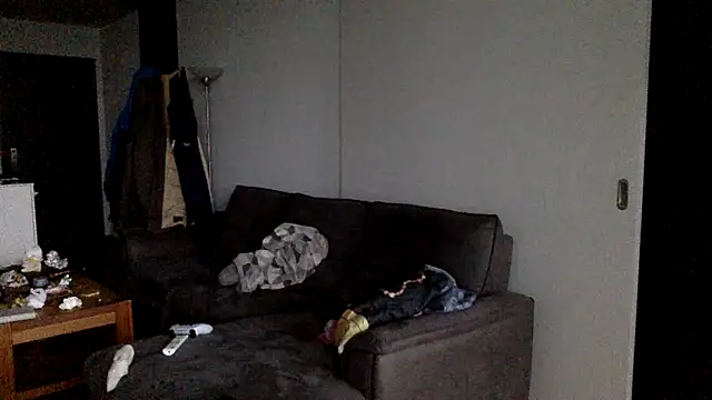 Snapshot of oktober1993 chatting on 19, 12, 2025 oktober1993 online show from 19, 12, 2025