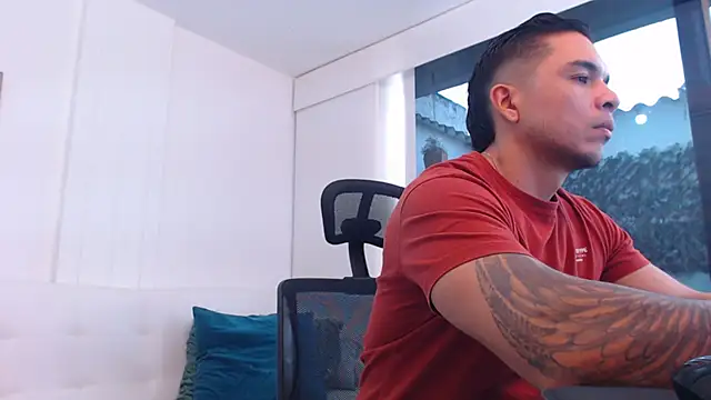 estebandelouis online show from 5, 3, 2025