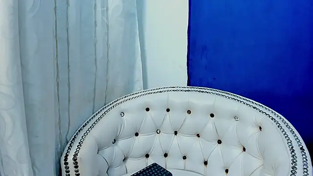 Analia18  online show from 1, 3, 2025