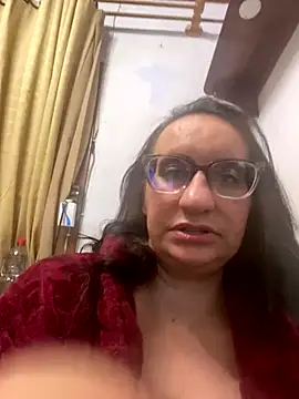 Snapshot of gloria7v05 chatting on 16, 10, 2025 gloria7v05 online show from 16, 10, 2025