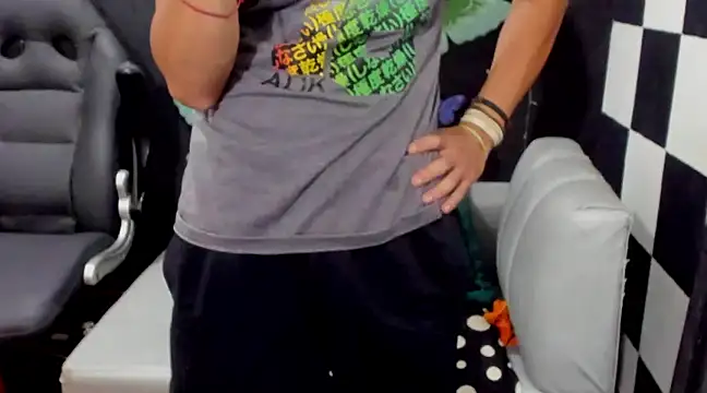 Snapshot of MikeRose94 chatting on 27, 2, 2025 MikeRose94 online show from 27, 2, 2025