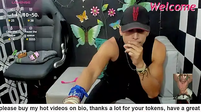 Snapshot of MikeRose94 chatting on 3, 3, 2025 MikeRose94 online show from 3, 3, 2025