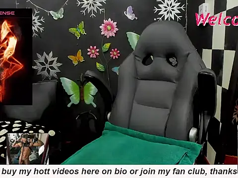 Snapshot of MikeRose94 chatting on 26, 10, 2025 MikeRose94 online show from 26, 10, 2025