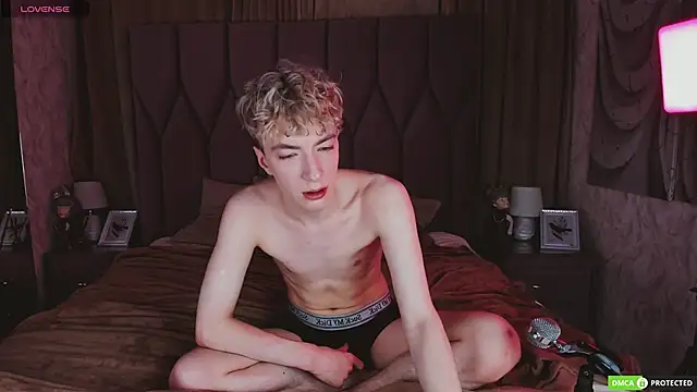 Snapshot of TrevorBenson chatting on 13, 11, 2025 TrevorBenson online show from 13, 11, 2025