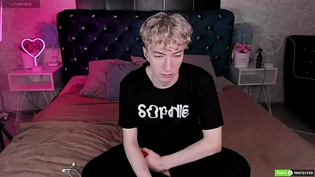 Snapshot of TrevorBenson chatting on 14, 11, 2025 TrevorBenson online show from 14, 11, 2025