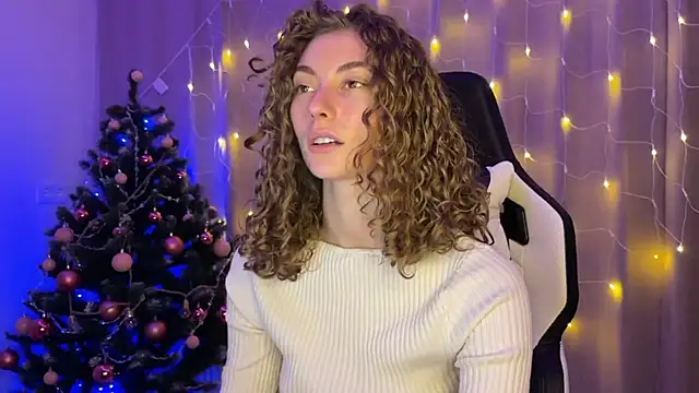 lady curls online show from 8, 12, 2024