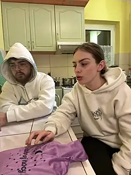 MrAndMrsSavage online show from 19, 2, 2025