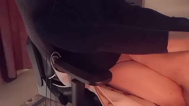 meow199410 online show from 28, 10, 2025