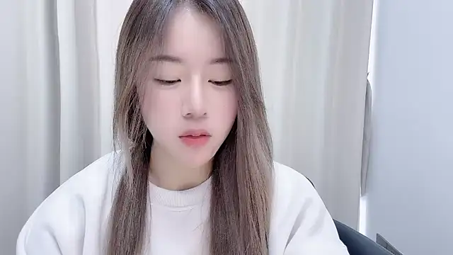 Snapshot of chloe-01 chatting on 17, 12, 2024 chloe-01 online show from 17, 12, 2024