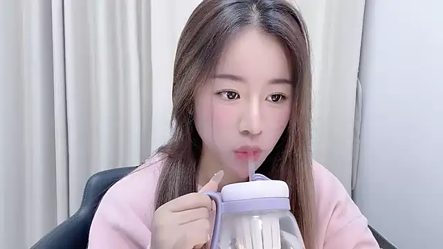 Snapshot of chloe-01 chatting on 11, 1, 2025 chloe-01 online show from 11, 1, 2025