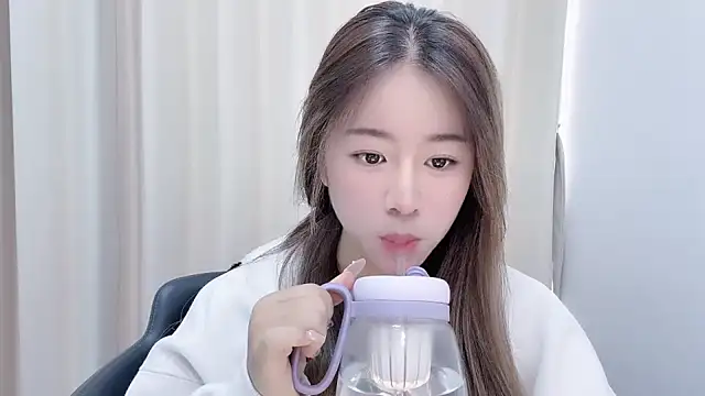 Snapshot of chloe-01 chatting on 14, 1, 2025 chloe-01 online show from 14, 1, 2025