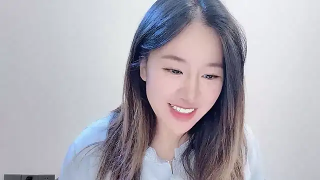 chloe-01 online show from 12, 11, 2025