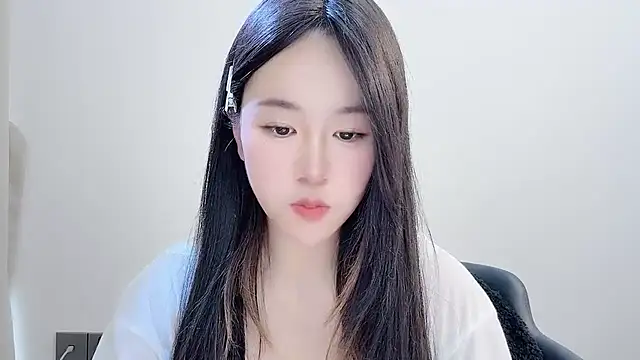 chloe-01 online show from 3, 12, 2025