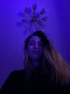 Emily the temptress  online show from 28, 12, 2024