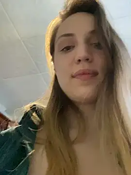 Emily the temptress  online show from 16, 3, 2025