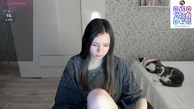 Snapshot of young_belle_ chatting on 7, 10, 2025 young belle online show from 7, 10, 2025