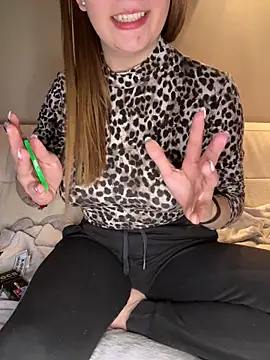 Snapshot of Mia_harmati chatting on 2, 12, 2025 Mia harmati online show from 2, 12, 2025