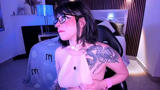 NattashaHotson online show from 22, 10, 2025