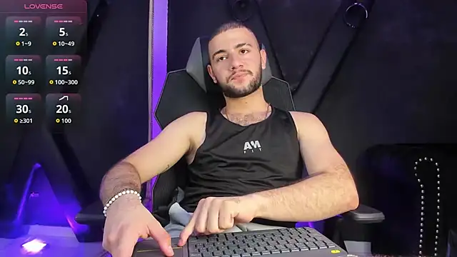 Snapshot of MaximusDick1_ chatting on 3, 10, 2025 MaximusDick1 online show from 3, 10, 2025