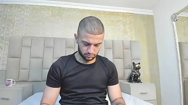 Snapshot of MaximusDick1_ chatting on 13, 11, 2025 MaximusDick1 online show from 13, 11, 2025