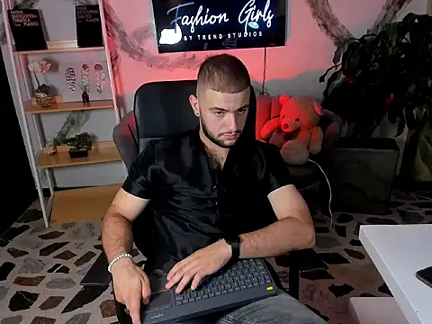 Snapshot of MaximusDick1_ chatting on 20, 12, 2025 MaximusDick1 online show from 20, 12, 2025