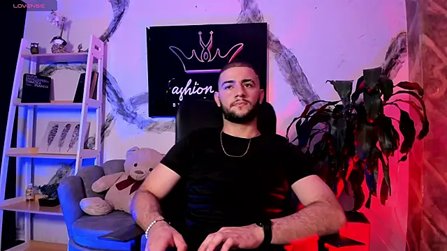 Snapshot of MaximusDick1_ chatting on 6, 1, 2026 MaximusDick1 online show from 6, 1, 2026