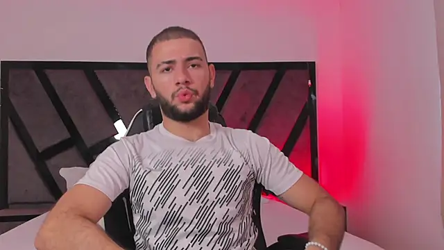 Snapshot of MaximusDick1_ chatting on 6, 2, 2026 MaximusDick1 online show from 6, 2, 2026