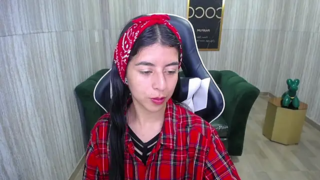 Snapshot of Bela_t_ chatting on 14, 12, 2024 Bela t online show from 14, 12, 2024