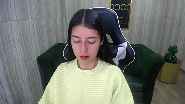 Snapshot of Bela_t_ chatting on 16, 12, 2024 Bela t online show from 16, 12, 2024