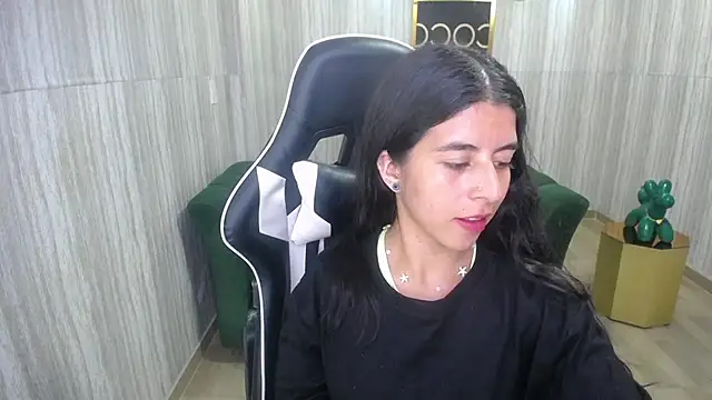 Snapshot of Bela_t_ chatting on 19, 12, 2024 Bela t online show from 19, 12, 2024