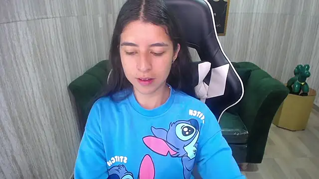 Snapshot of Bela_t_ chatting on 20, 12, 2024 Bela t online show from 20, 12, 2024