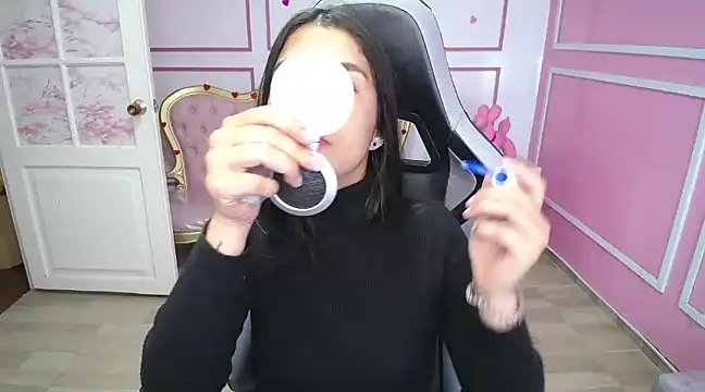 Snapshot of Bela_t_ chatting on 4, 2, 2025 Bela t online show from 4, 2, 2025