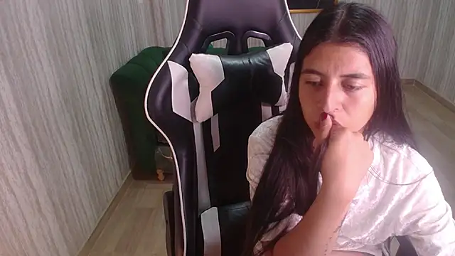 Snapshot of Bela_t_ chatting on 13, 2, 2025 Bela t online show from 13, 2, 2025