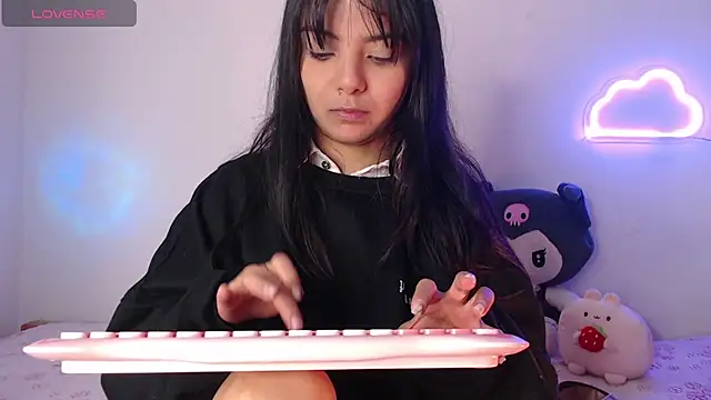 Snapshot of sofi_soft_ chatting on 11, 11, 2025 sofi soft online show from 11, 11, 2025