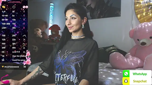 EvelynAisha online show from 27, 1, 2025