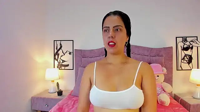 Snapshot of LunaSmitt chatting on 25, 9, 2025 LunaSmitt online show from 25, 9, 2025