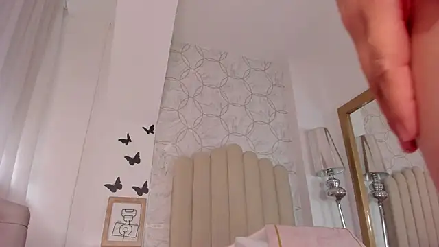 Snapshot of Foxy200__ chatting on 7, 7, 2026 Foxy200 online show from 7, 7, 2026