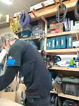 Snapshot of da--------i chatting on 23, 3, 2025 da--------i online show from 23, 3, 2025