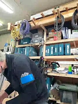 Snapshot of da--------i chatting on 23, 3, 2025 da--------i online show from 23, 3, 2025