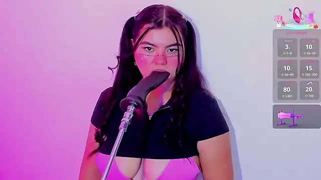 klhoe boobs online show from 23, 4, 2026